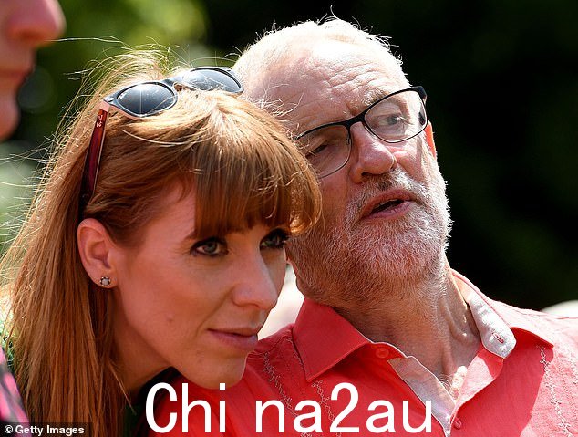 杰里米·科尔宾 (Jeremy Corbyn) 的部长级晋升速度在很大程度上负有责任