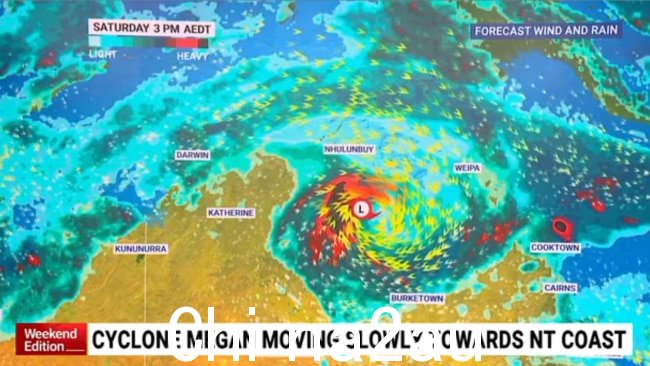 气旋梅根目前为二级系统，但预计周日将增强，因为它向南移向海湾卡奔塔利亚海岸在作为三级风暴登陆之前。图片：澳大利亚天空新闻