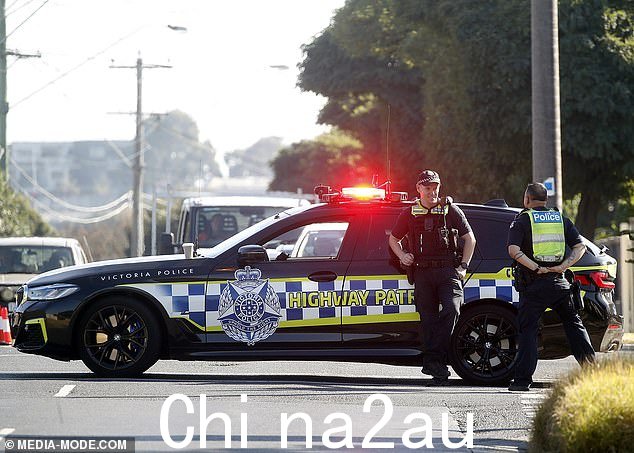 驾车者已被敦促避开普雷斯顿的艾伯特街,该街仍被封锁