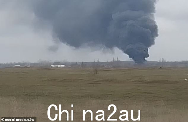 摩尔多瓦驳回了亲俄分离主义当局的说法,即德涅斯特河沿岸分离地区发生的爆炸(如上图所示的烟雾)很可能是由乌克兰发射的一架无人机造成的'试图引发恐惧和恐慌'