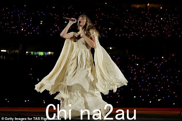 已确认的曲目是 Down Bad、But Daddy I Love Him、IomI、I Can Do It With A Broken Heart、The Smallest Man Who Ever Lives、Florida!!!和主打歌