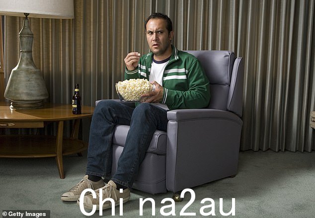 他在 Reddit 帖子中声称,当他与妈妈谈论过夜时,她似乎对过夜感到“不安”