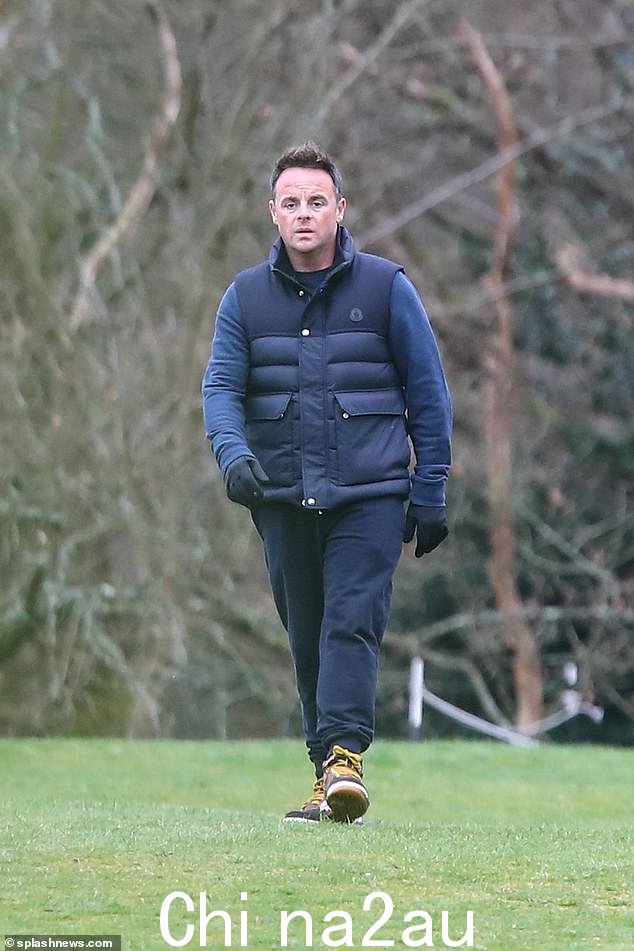 Ant McPartlin 自从有报道称他将在《英国达人秀》中被 Cat Deeley 取代以来首次被拍到