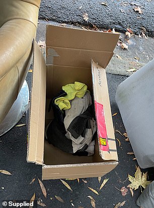 图:装有各种家居用品的盒子