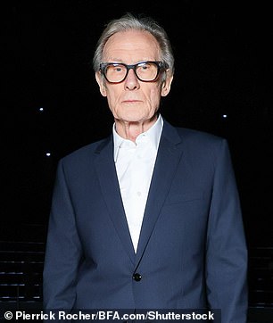 也在电影中饰演 Bill Nighy,饰演 Bill