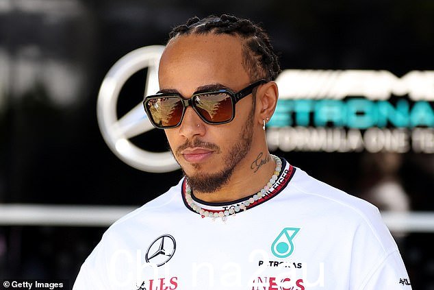 刘易斯·汉密尔顿猛烈抨击了“可怕的”F1 条件,其中“提出投诉”导致女性被解雇” class=