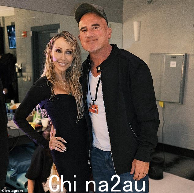 多米尼克·珀塞尔 (Dominic Purcell) 在妻子蒂什·赛勒斯 (Tish Cyrus) 与分居的女儿诺亚 (Noah) 的闹剧中向妻子表达了深情的敬意