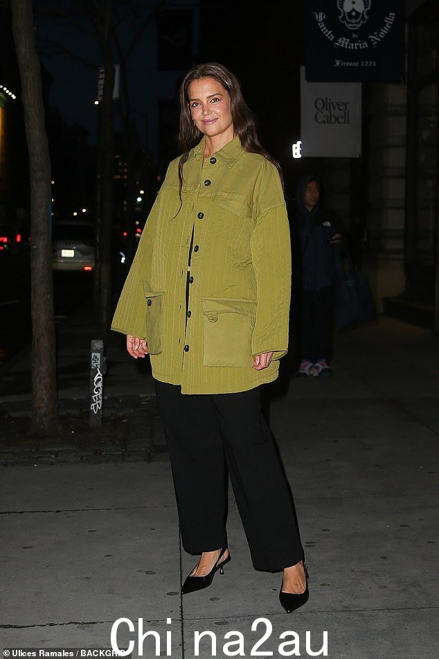 凯蒂·赫尔姆斯 (Katie Holmes) 周三晚上在纽约外出时看起来容光焕发