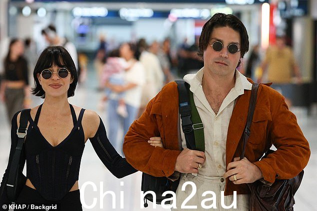 Lisa 同时于 2018 年与演员 Logan 结婚,两人自 2014 年以来一直约会
