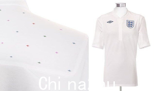 由 Umbro 和 Peter Saville 设计的 2021 年欧洲杯英格兰队球衣,球衣后背上有四种不同颜色的圣乔治旗帜,分别为红、蓝、绿和紫色