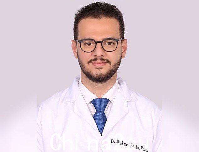 Hatem Raba 博士在 Facebook 上写道:'愿真主引导巴勒斯坦圣战者的导弹'