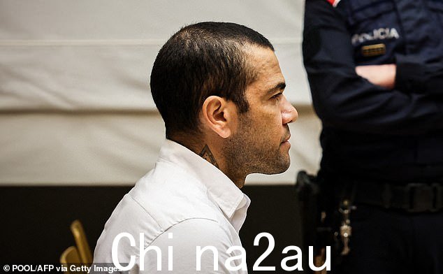 丹尼·阿尔维斯在被判犯有强奸罪后,在等待最终判决期间获得保释
