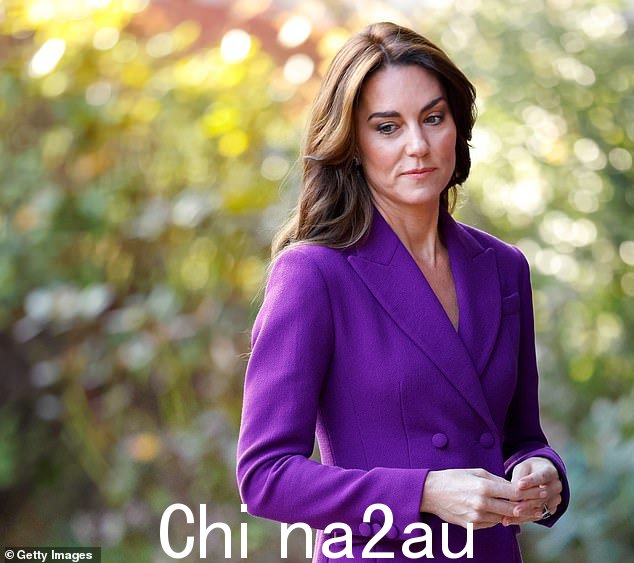 在周五发布的视频消息中,凯特表示,在一月份去医院接受腹部手术后,她正处于预防性化疗的早期阶段