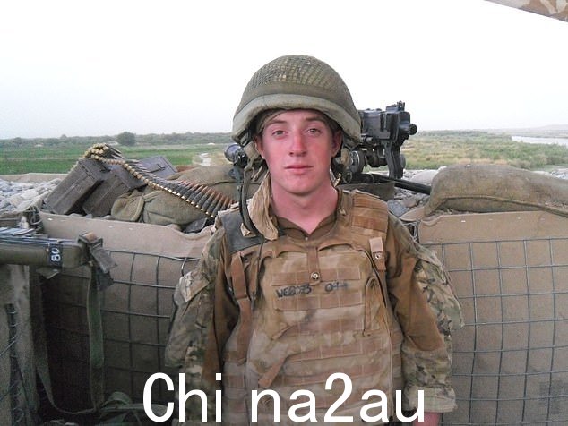 LCpl Webb 巡演中。他的指挥官对他的善良、智慧和超越自我的意愿表示敬意