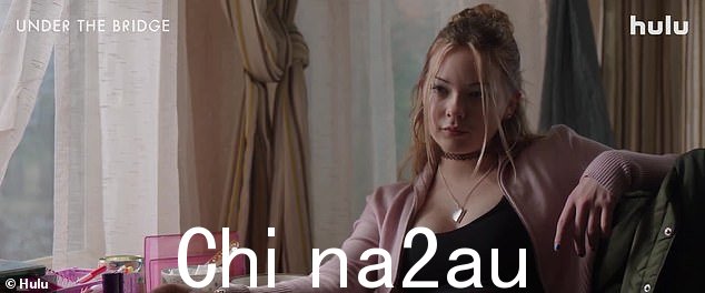 丽贝卡问,'他们为什么这么称呼你',另一名学生回答说,'因为我们是一次性的'