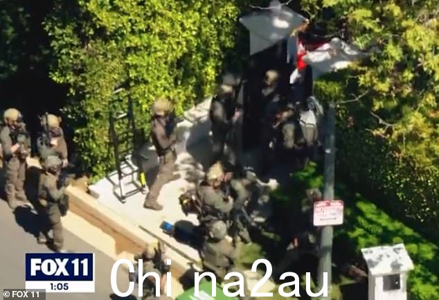 视频中可以看到数十名特工在洛杉矶这座巨大的庄园里前进。 Diddy 面临多项性虐待指控
