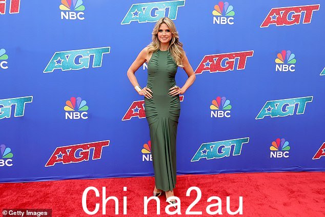 T台女王在红地毯上摆出了一场风暴