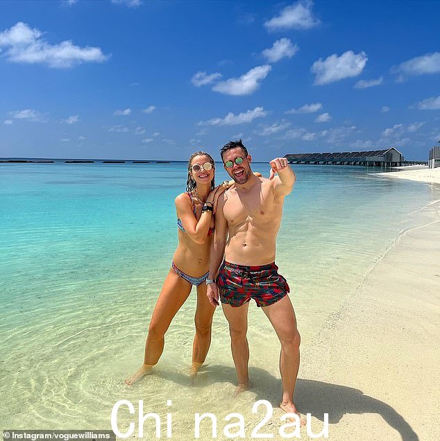 Spencer 和 Vogue - 他们有三个孩子,儿子 Theo,五岁,女儿 Gigi,三岁,儿子 Otto,20 个月,一起 -于 2018 年结婚