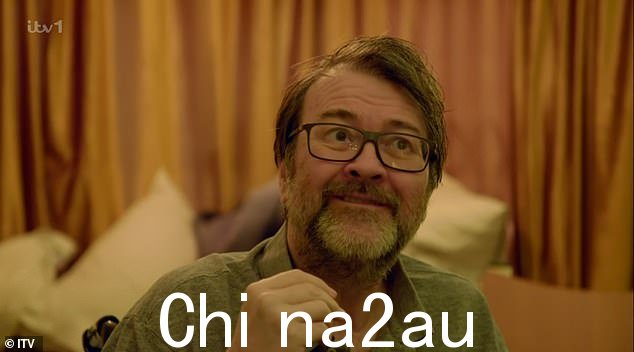 这位前政治游说者是英国受新冠疫情影响最严重的案例之一,当节目开始时,德里克承认他想制作这部最后的纪录片,以便“被听到”” class=