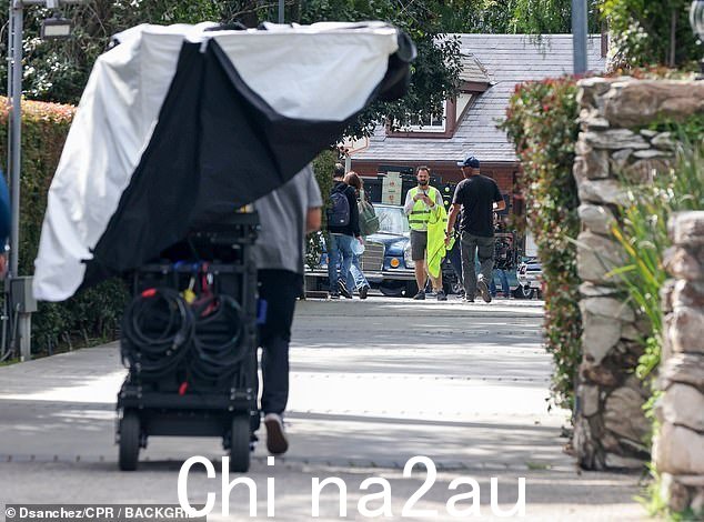 离开印第安纳州加里的家并居住在洛杉矶周围的各个地方后,迈克尔的父亲乔·杰克逊于 1971 年购买了该房产
