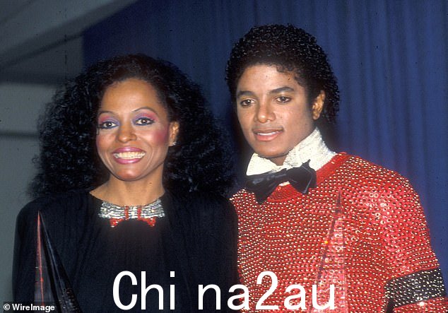 凯特·格雷厄姆 (Kat Graham) 将加盟影片饰演戴安娜·罗斯 (Diana Ross) 的消息公布仅一天后,制作仍在继续;杰克逊和罗斯于 1981 年合影