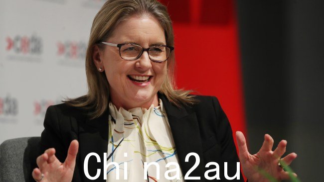 维多利亚州州长 Jacinta Allan 在周四上午的采访中宣布了烟草商许可计划。图片:NCA NewsWire / David Crosling