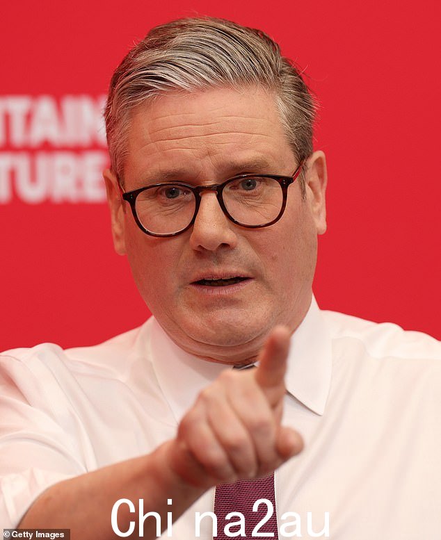 Keir Starmer 爵士(如图)支持他的副手,声称她十年前出售前议会大厦时可能逃税,甚至违反了法律