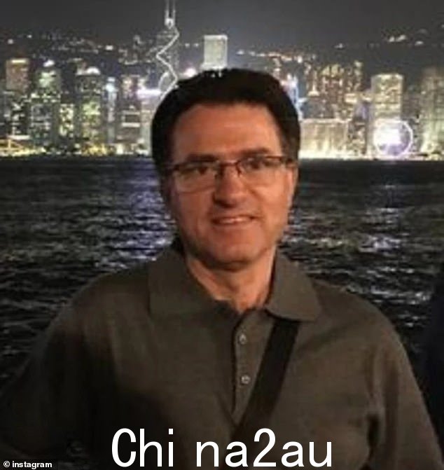 比安卡出生于意大利的父亲 Elia 'Leo' Censori(如图)因持有海洛因于 1982 年被判入狱五年