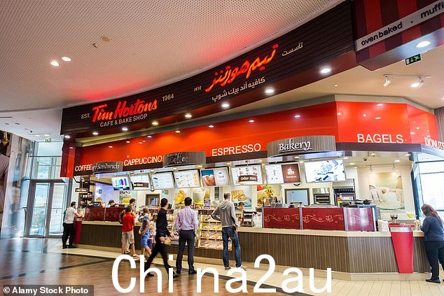 Kinahan 斥责迪拜的 Tim Hortons 咖啡店订购的饼干“湿透了”