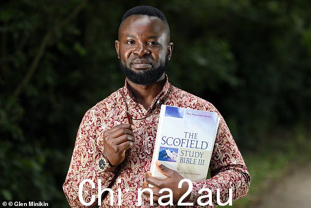 Felix Ngole(如图),46 岁,因在 Facebook 上发帖引用圣经中有关同性婚姻的段落而被谢菲尔德大学社会工作者培训课程开除