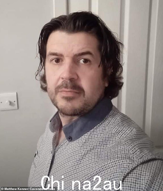 她的前男友马修·肯纳(如图)的案件在检察官同意通过辩诉交易协议淡化对他的指控之前一再延期