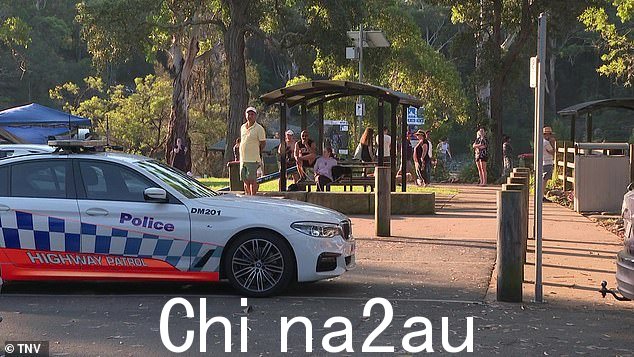 周一下午 5 点左右,紧急服务人员赶往热门游泳地点(如图),此前有报道称一名男子未能浮出水面