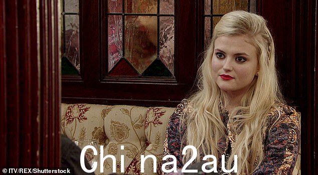 Lucy 从 2015 年到 2020 年在《Corrie》中担任主角,之后 Bethany 去伦敦实习(照片摄于 2015 年)