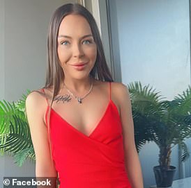 Carly Pirronelli,26 岁,在被警察枪杀之前刺死了她的母亲