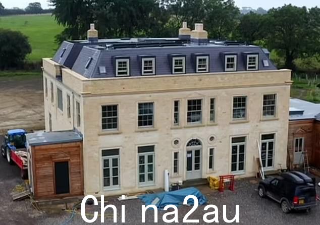 据报道,议会批准莎拉在她的“迷你唐顿庄园”进行这项工作,但她没有在三年期限内完成这项工作