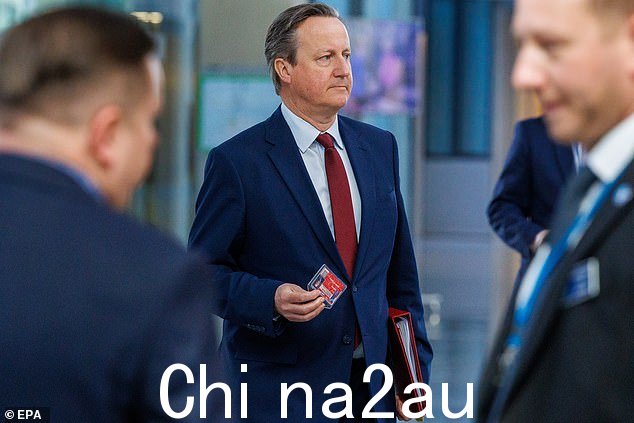 大卫·卡梅伦昨晚表示,英国将需要增加国防开支以应对俄罗斯构成的威胁