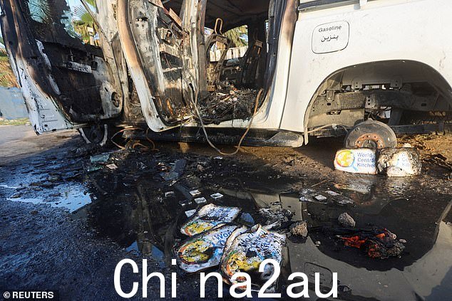 世界中央厨房 (WCK) 员工在加沙代尔巴拉赫的以色列空袭中丧生的车辆视图