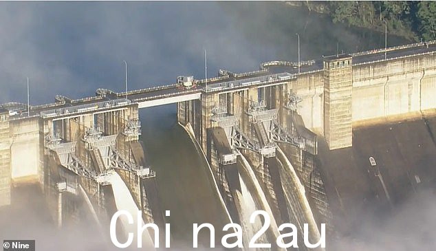悉尼主要饮用水源 Warragamba 大坝于周六清晨开始溢出