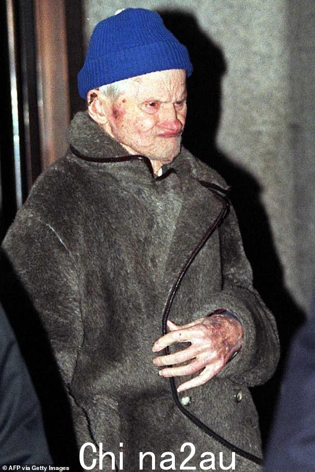 他的审判原定于 1997 年在老贝利举行,但从未进行