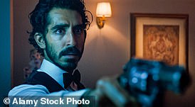 戴夫·帕特尔 (Dev Patel) 在《猴侠》中首次执导,令人印象深刻