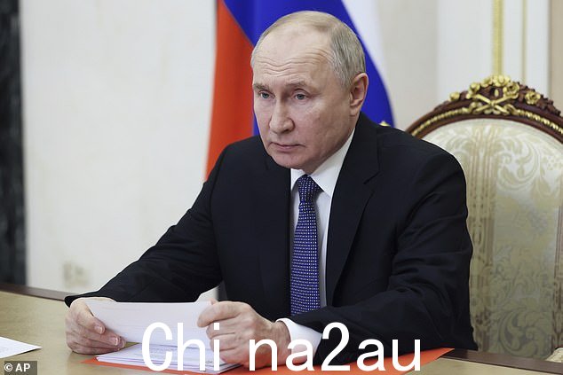 前部长们警告英国必须在弗拉基米尔·普京(如图)入侵乌克兰期间意识到俄罗斯的威胁