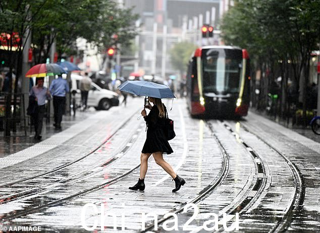 悉尼人将于周二下午遭遇另一场暴风雨,继上周末的洪水破坏道路和铁路后,这可能会给通勤者带来更多混乱