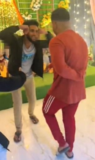 该学生在去年分享的 TikTok 视频中的一次活动中跳舞被拍到