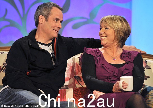与她的前夫电视厨师 Phil Vickery,两人在一起 20 年后于 2020 年分手