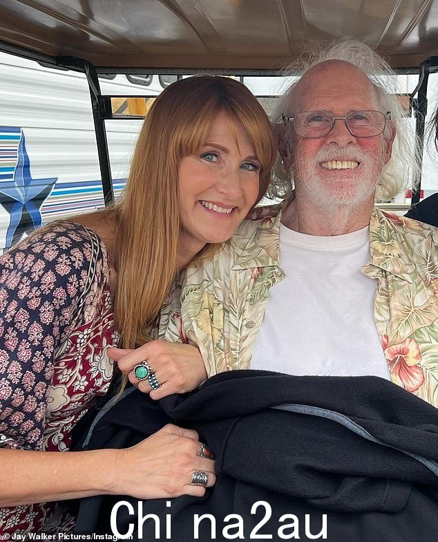 劳拉·邓恩 (Laura Dern) 表示,终于能与她的父亲(两届奥斯卡提名者布鲁斯·邓恩)一起在 Apple TV+ 迷你剧《Palm》的三集中首次演出,真是“梦想成真” Royale
