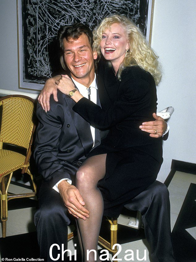 Swayze 在与胰腺癌作斗争后于 2009 年去世,享年 57 岁。他与 67 岁的 Niemi 结婚,从 1975 年到他去世(图 1987 年)