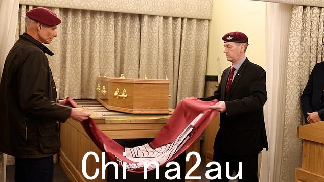 帕迪曾在德国和北爱尔兰的第 2 伞兵和第 3 伞兵部队服役,后来在陆军特种部队中从事卧底工作