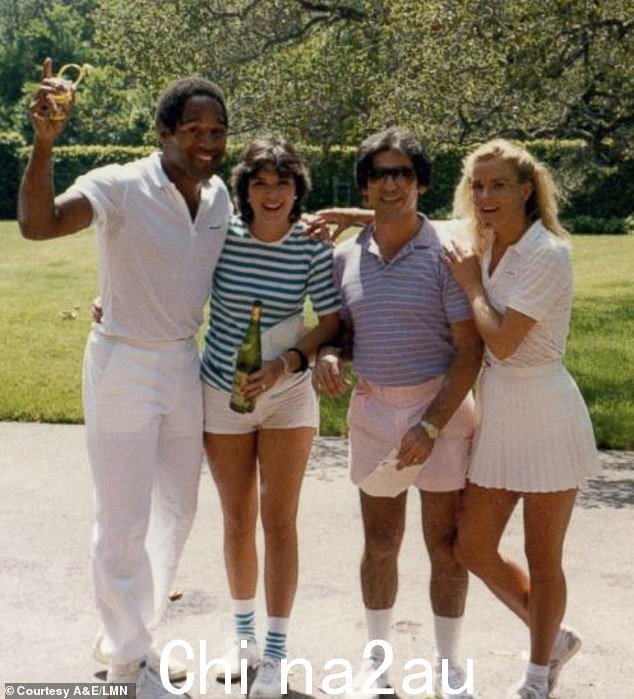 据 Pardo 称,所谓的热水浴缸聚会包括 OJ、Kris 及其配偶 Nicole Brown Simpson 和 Robert Kardashian