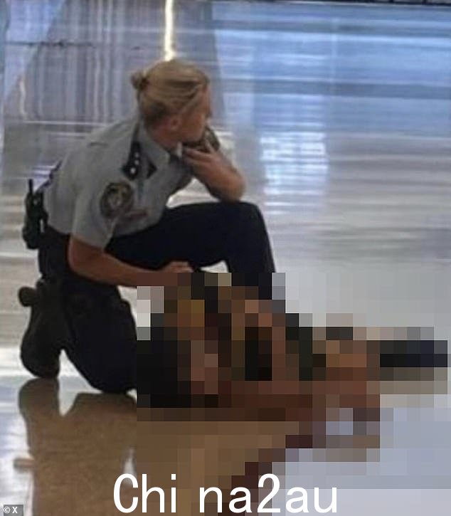 艾米·斯科特用她的服务射杀了袭击者e Weapon
