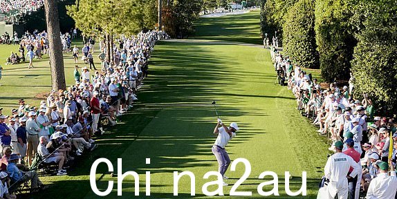 2024 年 4 月 13 日;奥古斯塔,美国佐治亚州;斯科蒂·舍夫勒 (Scottie Scheffler) 在大师赛第三轮比赛中以 18 号成绩开球。 图片来源:Rob Schumacher-今日美国网络